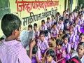 आमचे मित्रबी नाहीत आणि गावबी राहिला नाही... - Marathi News | We are not friendly and do not remain dumb ... | Latest pune News at Lokmat.com