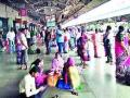 रेल्वे गाड्यांना विलंब - Marathi News | Railway trains delay | Latest nashik News at Lokmat.com