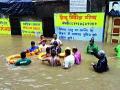 पोलीस पुराच्या पाण्यात.. - Marathi News | Police in the flood waters .. | Latest nashik News at Lokmat.com