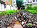 लॅमरोडवर ठिकठिकाणी खड्डे - Marathi News | The pits on the Lamarode | Latest nashik News at Lokmat.com