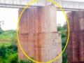 भुसावळ- नागपुर लोहमार्गावरील रेल्वे पुल बनले धोकादायक! - Marathi News | Bhusaval- Railway bridge over Nagpur railway line becomes dangerous | Latest maharashtra News at Lokmat.com
