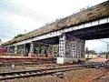 पूल नव्हे; ओव्हरब्रिजचा आधार - Marathi News | Not a bridge; Overbridge base | Latest nashik News at Lokmat.com