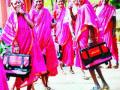 आजीबार्इंना लागली शिक्षणाची गोडी - Marathi News | Azibhaiya got education school | Latest maharashtra News at Lokmat.com