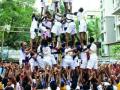 दहीहंडीच्या पंढरीत गोविंदांमध्ये निरुत्साह - Marathi News | Bliss in Govind Dahi Handi | Latest thane News at Lokmat.com