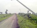 झुकलेल्या विद्युत खांबामुळे अपघाताची शक्यता - Marathi News | Probability of Accident due to Tilted Electric Pole | Latest amravati News at Lokmat.com