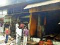 पुसद येथे चार दुकाने आगीत भस्मसात, एक कोटींंची हानी - Marathi News | Four shops were burnt by fire in Pusad, a loss of one crore | Latest yavatmal News at Lokmat.com