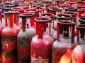 ५६ हजार कुटुंबीयांना मोफत गॅस कनेक्शन - Marathi News | Free gas connection to 56 thousand families | Latest mumbai News at Lokmat.com
