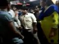 कल्याणमध्ये महिला पोलिसांनाच मारहाण, दोन फेरीवाले अटकेत - Marathi News | Two policemen detained in Kalyan, women police | Latest maharashtra News at Lokmat.com