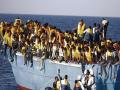 भूमध्य सागरातून दोन जुळ्यांसह 6500 शरणार्थींची सुटका - Marathi News | 6500 refugees released with two matches from the Mediterranean Sea | Latest international News at Lokmat.com
