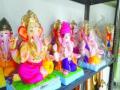 केवळ शाडूच्या मूर्तींची विक्री करणारे गणेश कला केंद्र - Marathi News | Ganesh Arts Center, which sells idols of Shadus only | Latest thane News at Lokmat.com