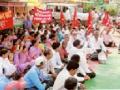 महागाई विरोधात माकपचे धरणे - Marathi News | CPI (M) protest against inflation | Latest chandrapur News at Lokmat.com