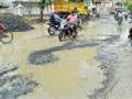 रस्ते ठरताहेत जीवघेणे - Marathi News | Roads are going to be fatal | Latest nagpur News at Lokmat.com
