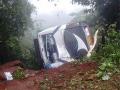 VIDEO - कोकणात जाणारी लक्झरी बस दरीत कोसळली, २ ठार - Marathi News | VIDEO - The luxury bus enters the Konkan collapse, 2 killed | Latest maharashtra News at Lokmat.com