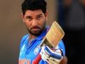 एकाच वेळी रॅम्पवर अवतरले क्रिकेट-बॉलिवूड जगत - Marathi News | At the same time, on the ramp, cricket-Bollywood world | Latest other-sports News at Lokmat.com