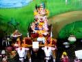 बैलबंडीमध्ये शेतक-याने साकारला पर्यावरणस्नेही देखावा - Marathi News | In Baldubadi, the farmer has created an eco-friendly look | Latest akola News at Lokmat.com
