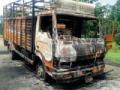 मिनी ट्रक जळून खाक - Marathi News | Mini trucks burnt down | Latest gondia News at Lokmat.com