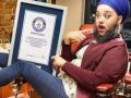 सुंदर मुलीची दाढी गिनीज बुकात ! - Marathi News | Beautiful girl's beard Guinness book! | Latest international News at Lokmat.com
