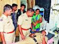 पोलिसावर प्राणघातक हल्ला - Marathi News | Assault on policeman | Latest nashik News at Lokmat.com