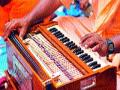 हार्मोनियम हे स्वतंत्र प्रतिभेचे सोलो वाद्य! - Marathi News | Harmonium is an independent talent solo instrument! | Latest jarahatke News at Lokmat.com