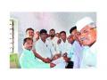 शेतकऱ्यांचा हल्लाबोल - Marathi News | Farmers Attack | Latest nashik News at Lokmat.com