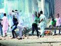 ईदच्या दिवशी संचारबंदी, दगडफेक - Marathi News | Curfew, stone pelting on the day of Eid | Latest national News at Lokmat.com