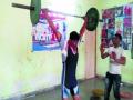 विद्यार्थ्यांंच्या ‘वेट लिफ्टिंग’ कसरती! - Marathi News | Students' weight lifting exercises! | Latest vashim News at Lokmat.com
