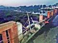 आठवड्यात तीनदा तुटले ब्रिटिशकालीन पुलाचे कठडे - Marathi News | The bridges of the British Bridge were broken three times a week | Latest nashik News at Lokmat.com