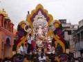 पुण्यातील पाचही मानाच्या गणपतींचं विसर्जन - Marathi News | The fifth person of Pune's Ganpati wins immersion | Latest maharashtra News at Lokmat.com