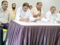 शेतकऱ्यांना भूमी संचयनासह भूमिअधिग्रहणाचाही पर्याय - Marathi News | Land acquisition option is also available to farmers for land acquisition | Latest vardha News at Lokmat.com