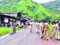 रायगडावर पोलिसांचा बंदोबस्त - Marathi News | Police settlement at Raigad | Latest maharashtra News at Lokmat.com