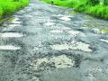 नेरळ - कळंब रस्त्याची दयनीय अवस्था - Marathi News | Poor state of Neral - Kalamb road | Latest maharashtra News at Lokmat.com