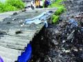 डम्पिंगचा भाग कोसळून म्हारळ येथे चार जखमी - Marathi News | Four injured in Mharkal collapse | Latest thane News at Lokmat.com