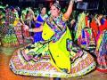 दांडिया प्रेमींच्या उत्साहाला उधाण - Marathi News | Dandiya lovers excite the excitement | Latest nashik News at Lokmat.com