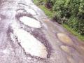 उल्हासनगर: खड्ड्यात दुचाकी अडकून तरूणीचा मृत्यू - Marathi News | Ulhasnagar: Death of a two-wheeler tied to the pit in the pit | Latest maharashtra News at Lokmat.com