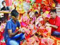 झुंबर, बास्केट झुंबरला तुफान मागणी - Marathi News | Tornado demand for baskets, zombies | Latest thane News at Lokmat.com