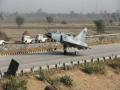 हायवेवरून झेपावणार हवाई दलाची विमाने - Marathi News | Air force planes to escape from the highway | Latest national News at Lokmat.com