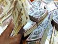 अपघाताचा बनाव; तीन लाखांची रोकड लंपास - Marathi News | Make the accident; Cash Lakhs of three lakhs | Latest nashik News at Lokmat.com