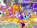 झेंडूची फुले एक रु पया किलो - Marathi News | Marigold flowers Rs | Latest nashik News at Lokmat.com