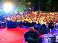प्रमोद महाजन उद्यानात रंगली दीपावली पूर्वसंध्या - Marathi News | Pramod Mahajan parked in Deepawali East | Latest nashik News at Lokmat.com