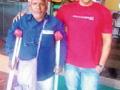 पाय गमावलेल्या वृद्धाला दिली कृत्रिम पायाची भेट - Marathi News | The gift of artificial limbs given to the missing leg | Latest bhandara News at Lokmat.com