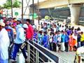 नोकरदार वर्गाचा रविवार रांगेत - Marathi News | The working class Sunday queues | Latest nashik News at Lokmat.com