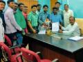 ग्रामसेवक कार्यालयाच्या चाब्या सुपूर्द - Marathi News | Gramsevak office handed over key | Latest chandrapur News at Lokmat.com