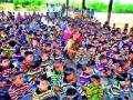 थंडीच्या कडाक्यात आदिवासी विद्यार्थ्यांना ऊब - Marathi News | Abdominal students get bored in the cold winter | Latest nashik News at Lokmat.com