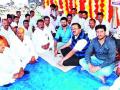 येवल्यात पालखेडचे पाणी पेटले - Marathi News | Palkhed water was burnt in Yeola | Latest nashik News at Lokmat.com
