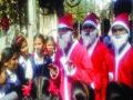 सांताक्लॉजच्या पोतडीत स्वच्छतेचा संदेश - Marathi News | Message of cleanliness in Santa Claus's cell | Latest mumbai News at Lokmat.com