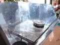 स्वनिर्मित सौरचुलीचा कोल्हापुरात प्रयोग - Marathi News | Self-made solar cooker experiment in Kolhapur | Latest kolhapur News at Lokmat.com