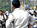वाहतूक पोलिसांवर अडीच लाख वाहनांचा भार - Marathi News | The burden of two-and-a-half million vehicles on traffic police | Latest buldhana News at Lokmat.com