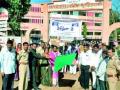 पेठ पोलीस ठाण्यातर्फे प्रभात फेरी - Marathi News | Parthak Pariya Pethi Pethi by Peth Police Station | Latest nashik News at Lokmat.com