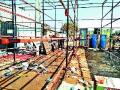 व्यावसायिकांकडून सामान हटविण्यास सुरुवात - Marathi News | Beginning to remove goods from professionals | Latest nashik News at Lokmat.com