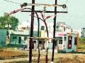 कळवण येथे ३३ केव्ही उच्चवाहिनीवर स्फोट, एका कुटुंबाचे नुकसान - Marathi News | Explosion at 33 KV highway at Kalwan and a family damage | Latest nashik News at Lokmat.com